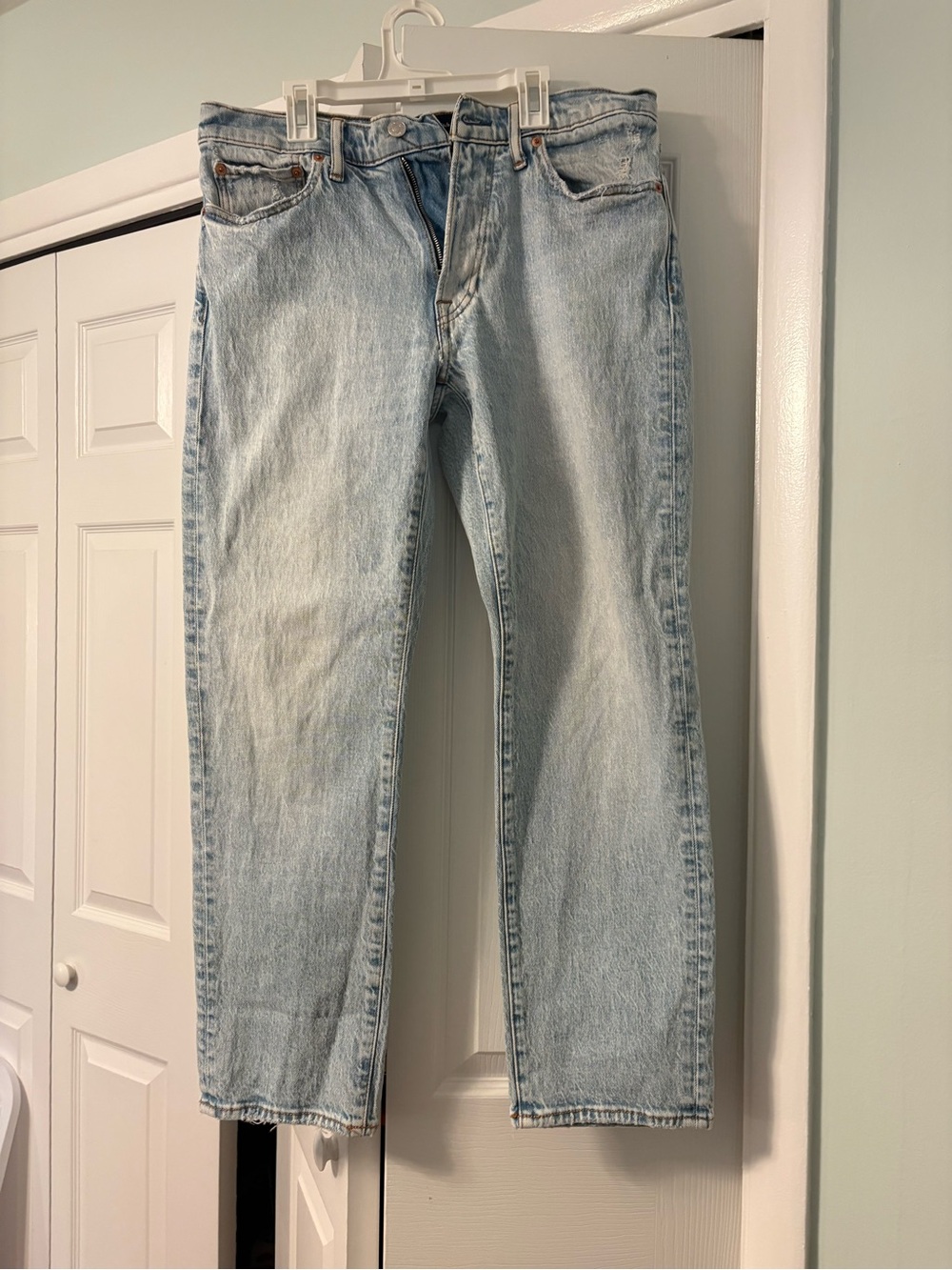 Abercrombie & Fitch Light Wash Men’s Straight Jeans